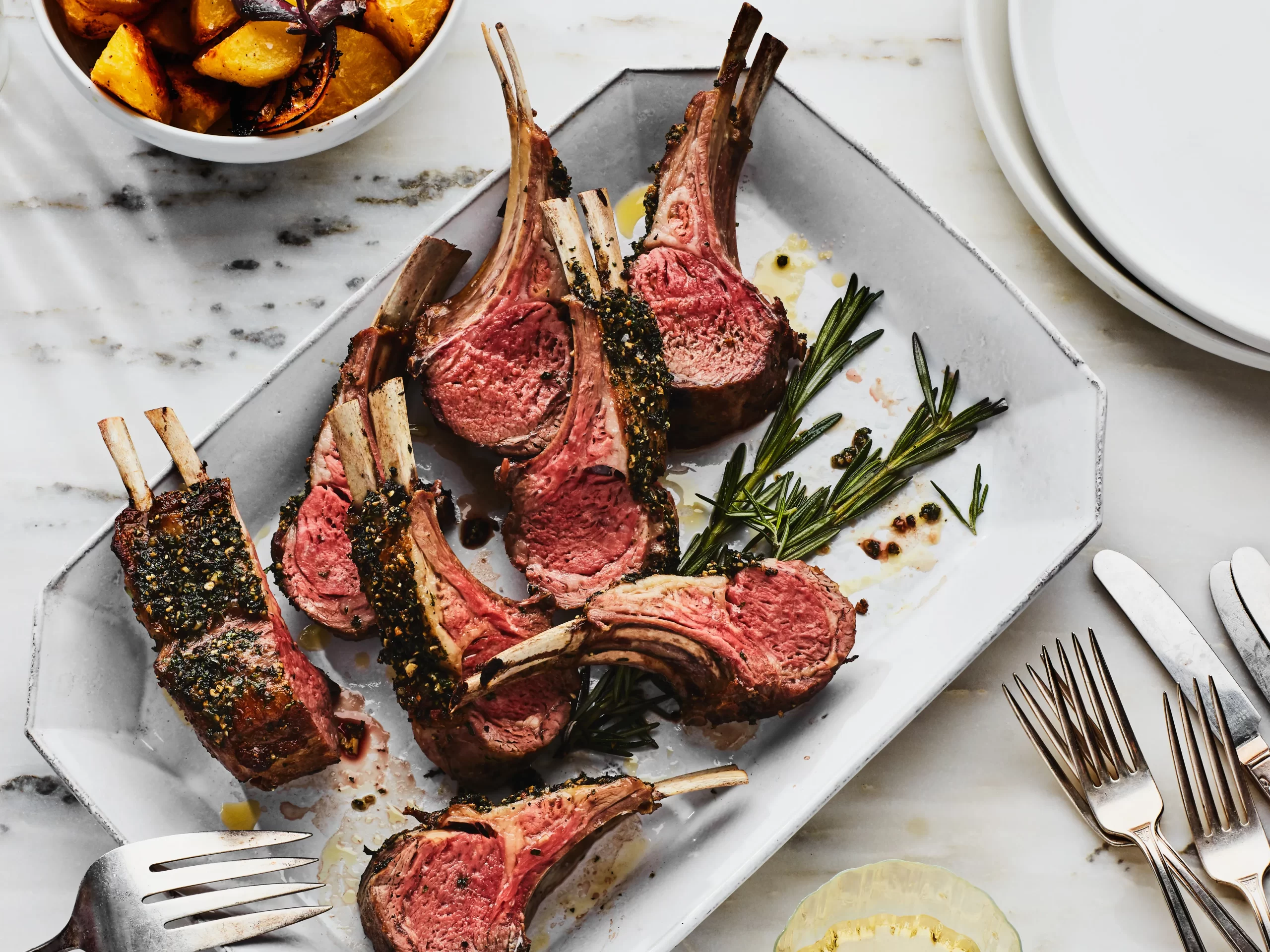 epicurious_Rack-of-Lamb-with-Garlic-and-Herbs-recipe-18032019