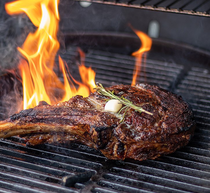 GRILLED-TOMAHAWKS