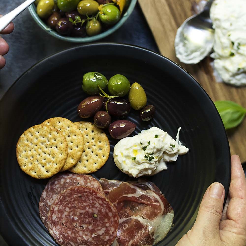 ristoris olivas lielas mix italian-marinated-olives