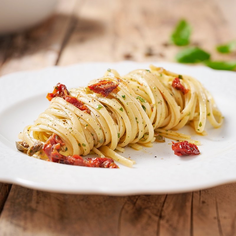 ristoris tomati sarkanie puszaveti pasta-con-pomodorini-secchi