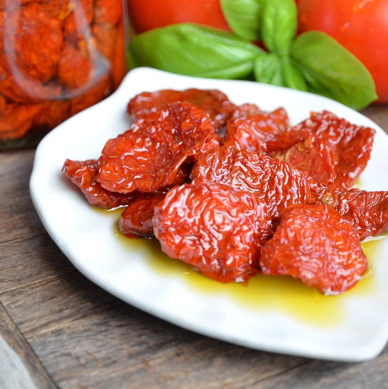 ristoris tomati sarkanie puszaveti pomodori-semisecchi