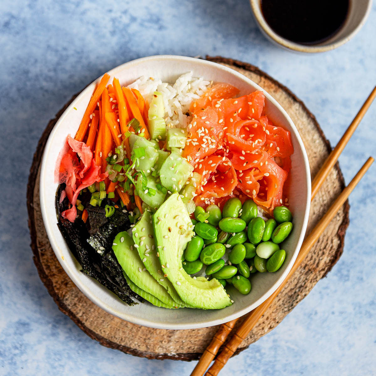 smoked-salmon-poke-bowl-th-1